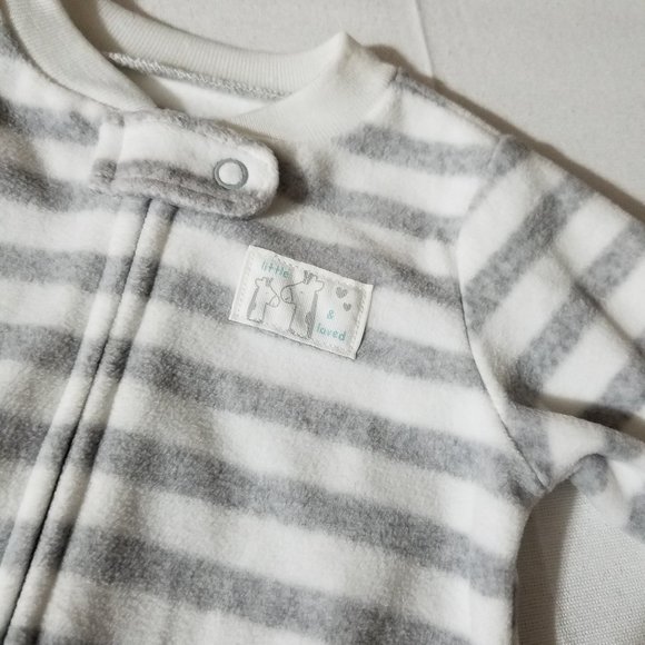 Carter's Baby 6 month fleece footed sleeper NWT. - Picture 3 of 5